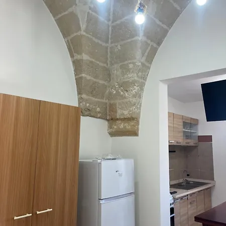 Viale Roma - Roomexperience 住宿加早餐酒店 阿韦特拉纳